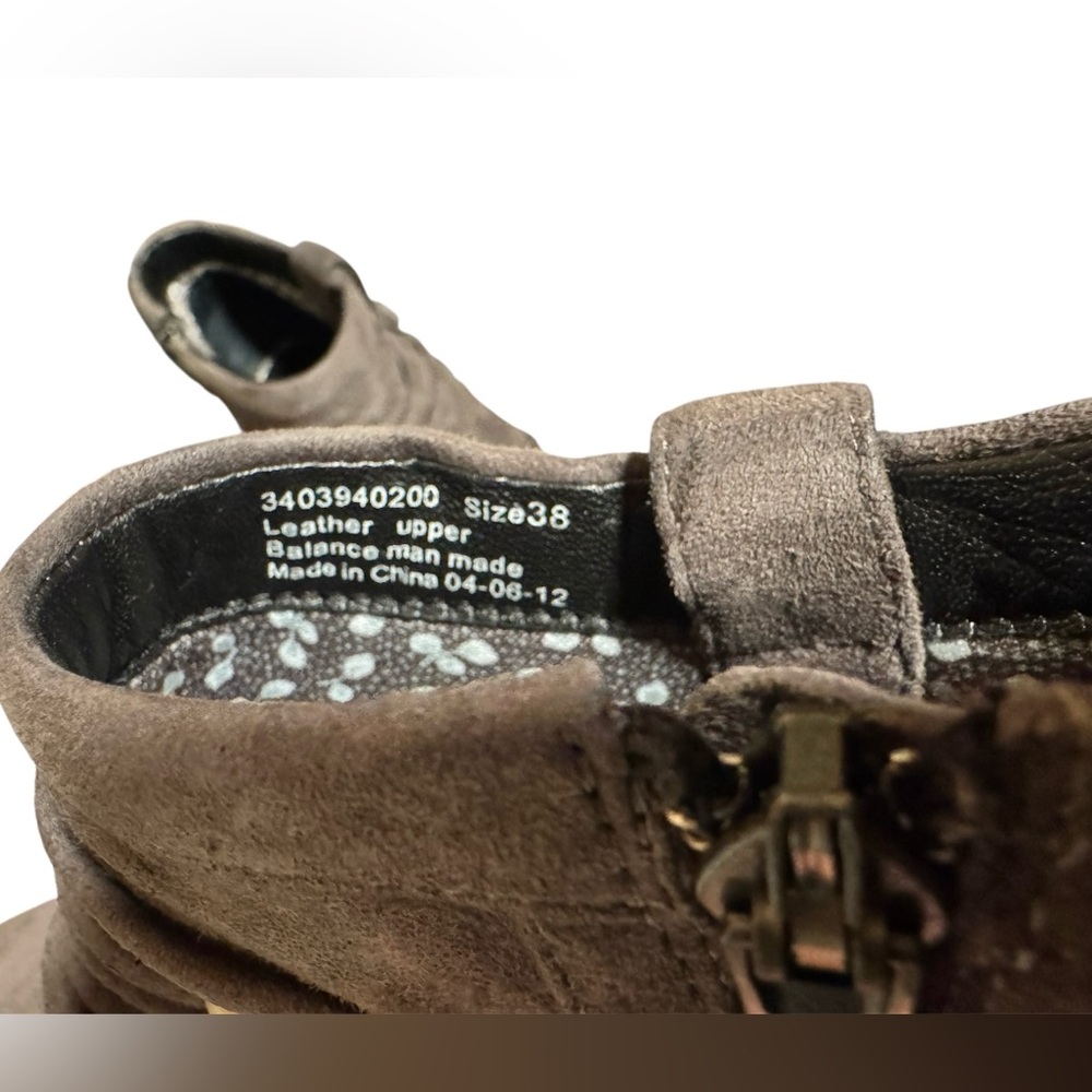Dansko Women’s Buffy Grey Suede Ankle Boots - EU 38 - Picture 5 of 8
